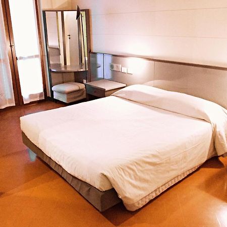 Hotel Franciacorta Paderno Franciacorta Екстер'єр фото